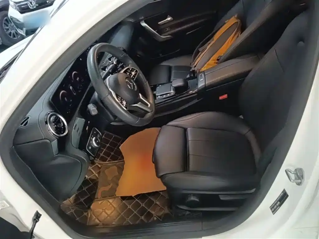 Mercedes-Benz A-Class 2021 — фото 15
