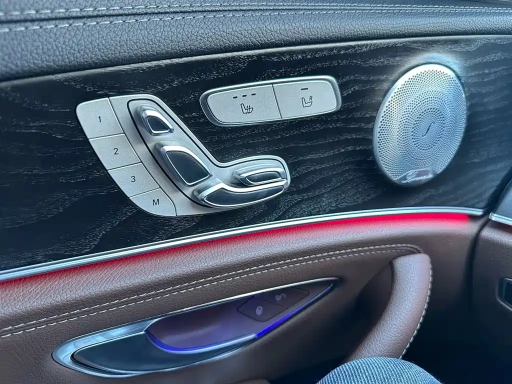 Mercedes-Benz E-Class 2018 — фото 11