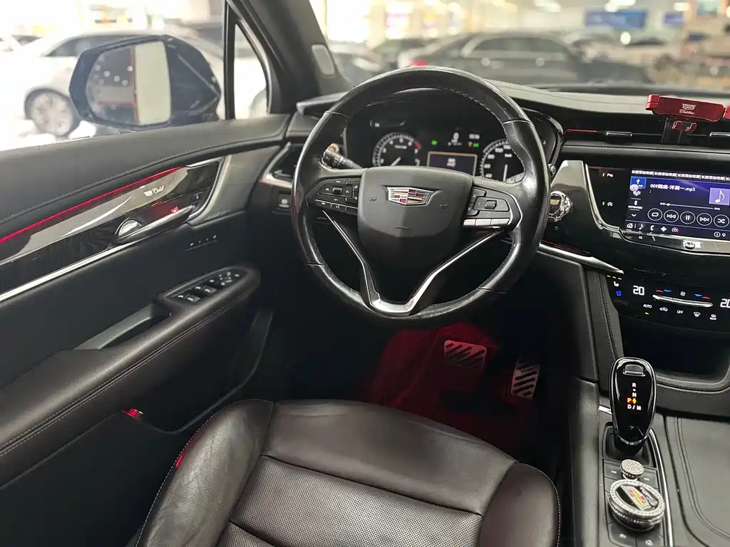 Cadillac XT6 2021 — фото 13
