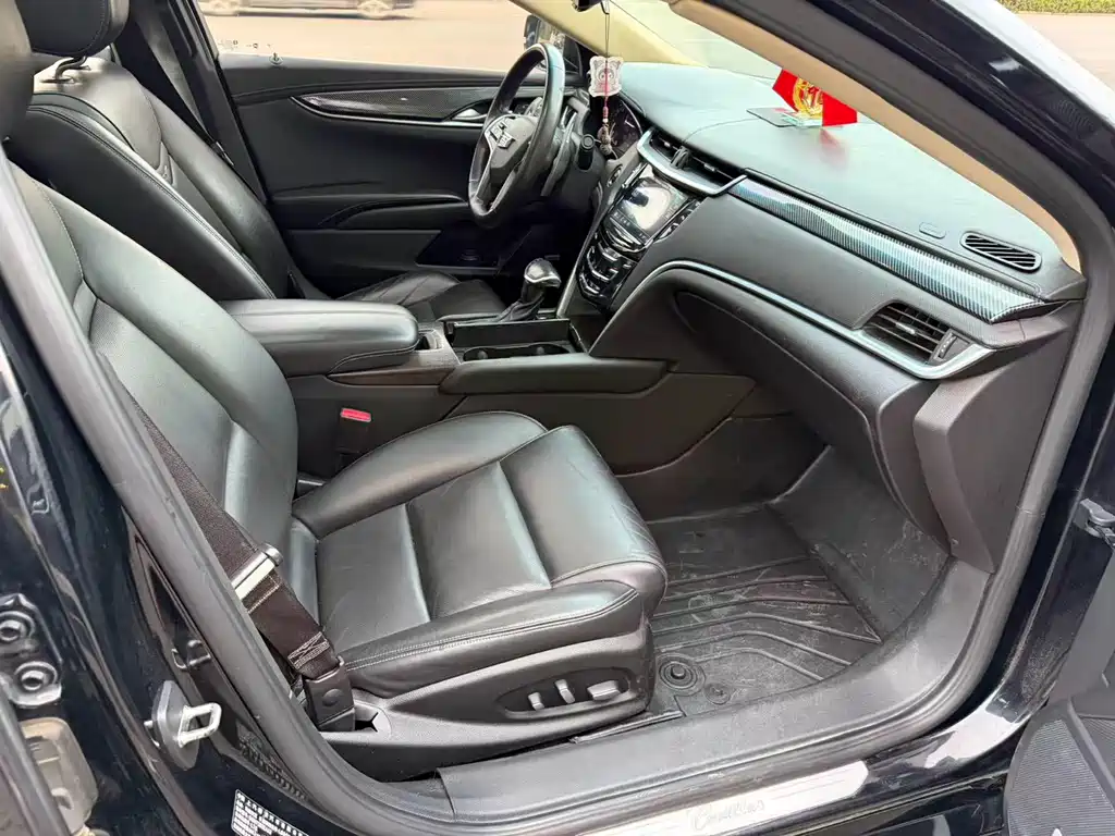 Cadillac XTS 2018 — фото 11