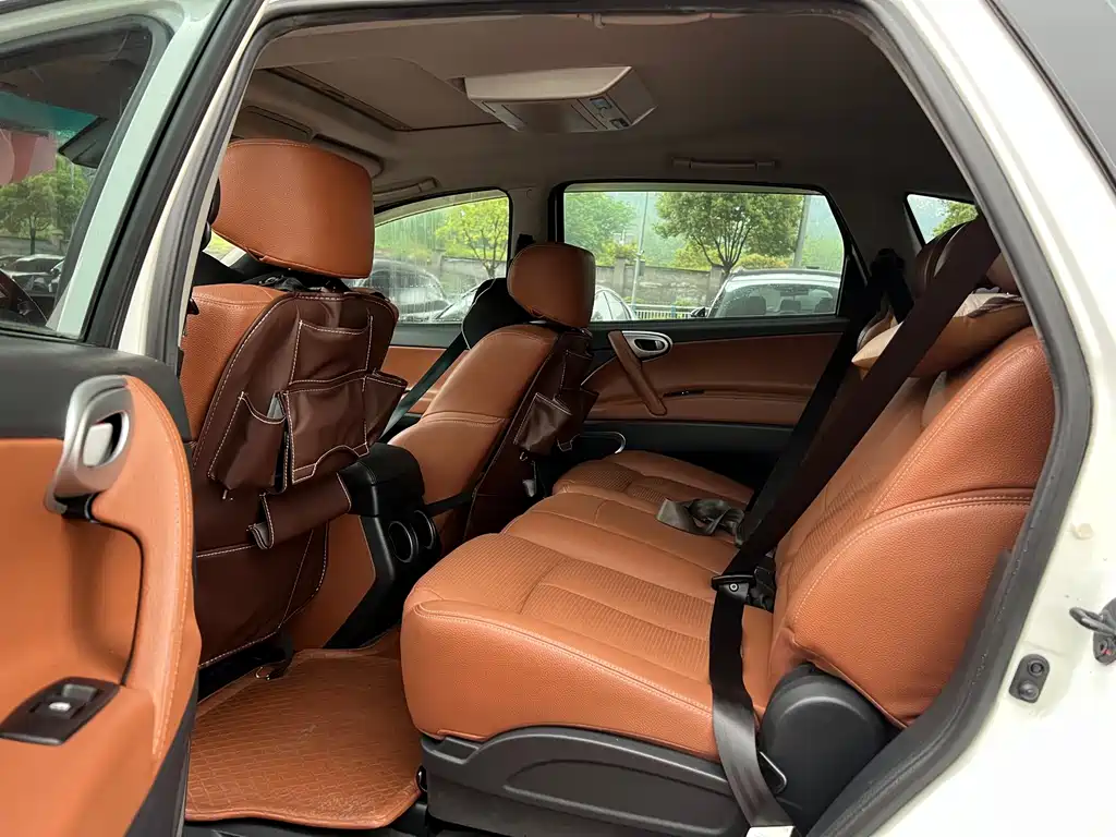 Luxgen Big 7 SUV 2014 — фото 10