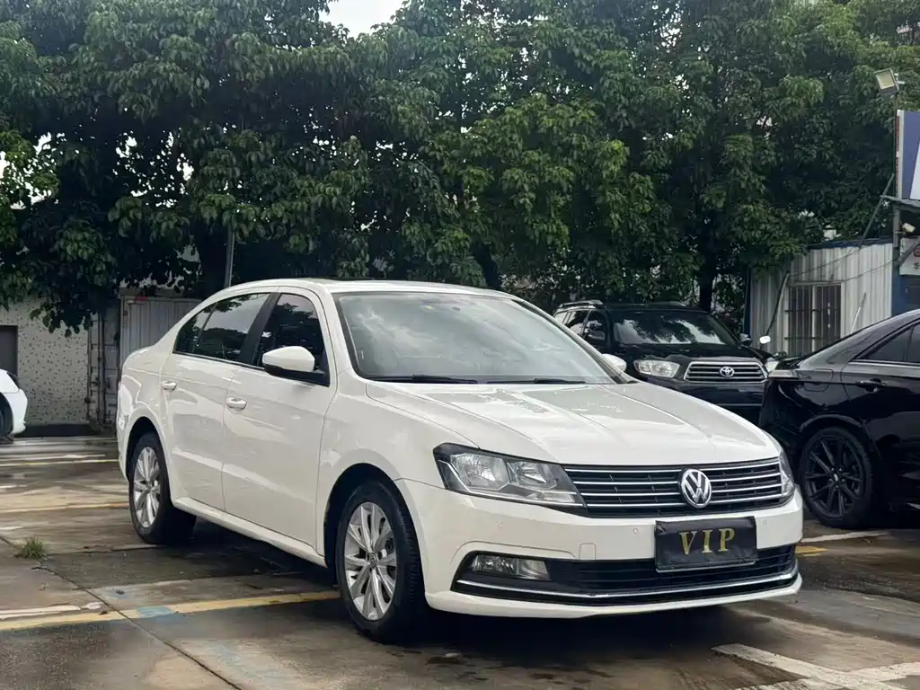 Volkswagen Lavida 2015