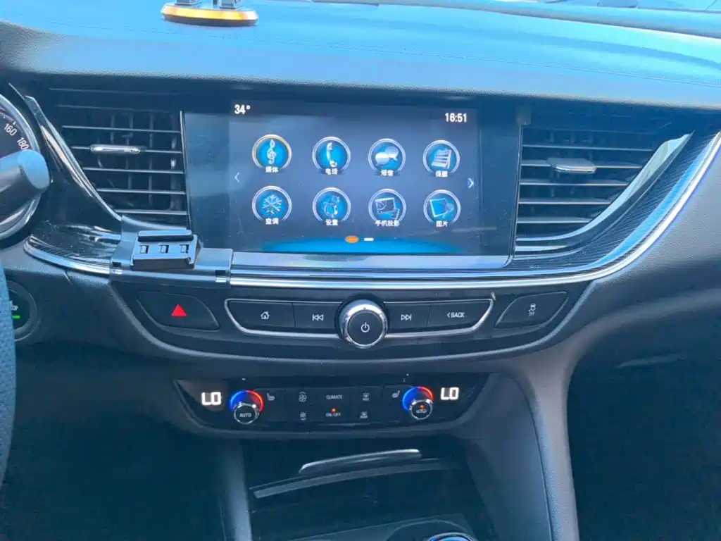 Buick Regal 2020 — фото 13