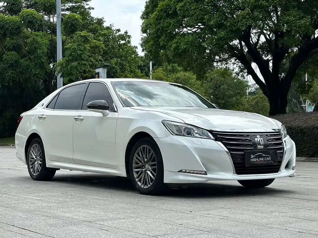 Toyota Crown 2017 — фото 3