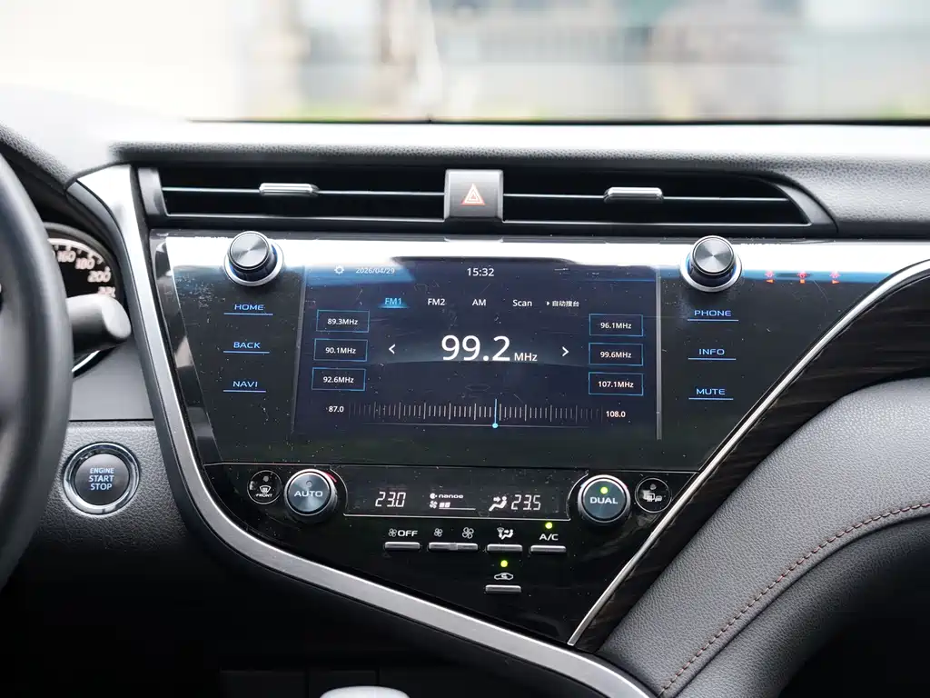 Toyota Camry 2020 — фото 17