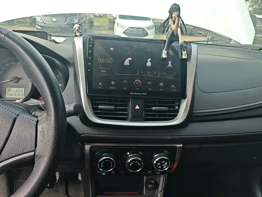 Toyota Yaris L 2019 — фото 13
