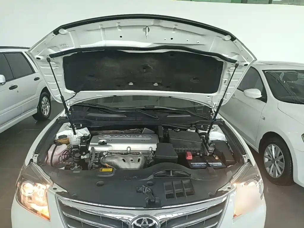 Toyota Camry 2014 — фото 20