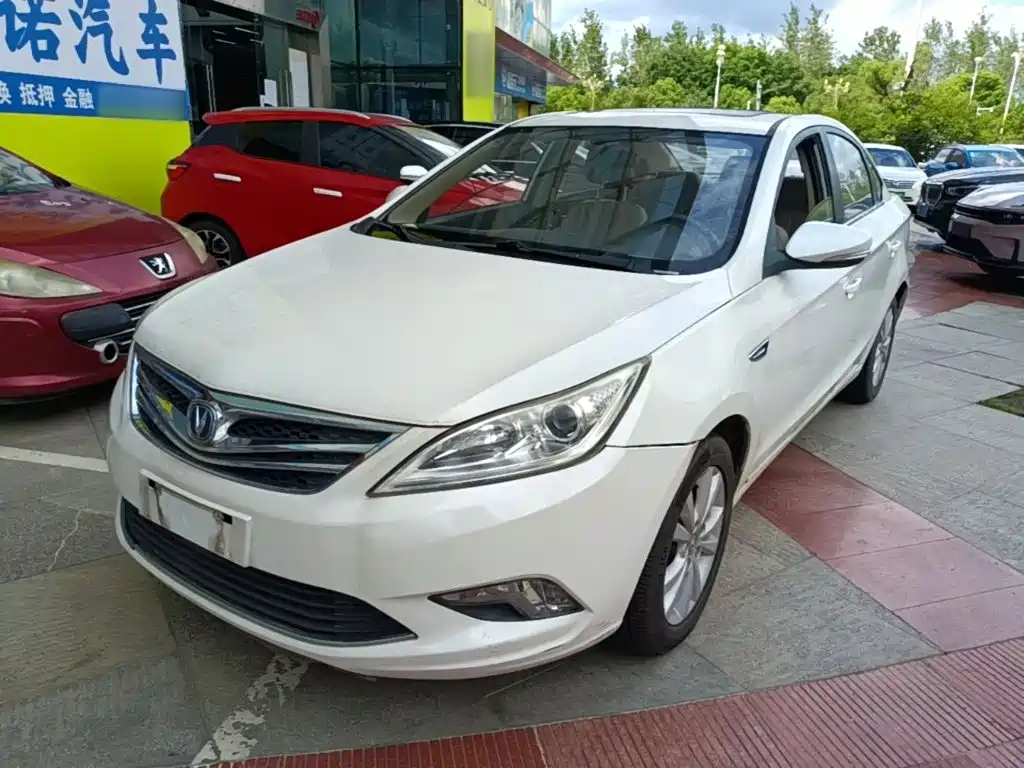 Changan Eado 2015 — фото 1