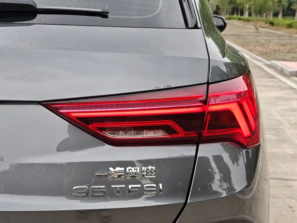 Audi Q3 2022 — фото 12