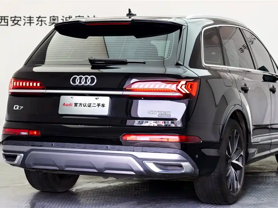 Audi Q7 2023 — фото 23