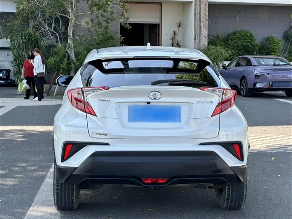 Toyota C-HR 2021 — фото 8