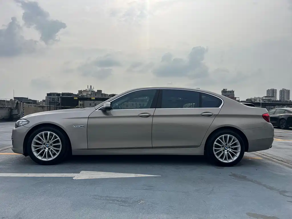 BMW 5 Series 2015 — фото 7