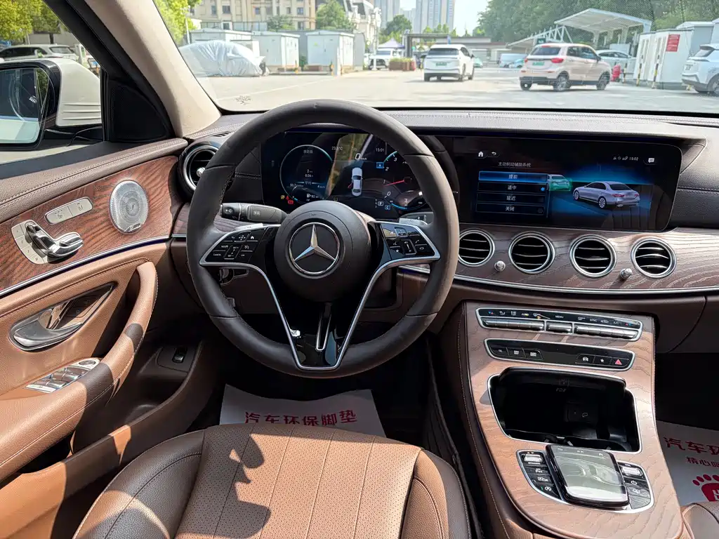 Mercedes-Benz E-Class 2021 — фото 14