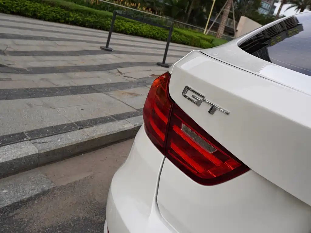 BMW 3 Series GT 2014 — фото 28
