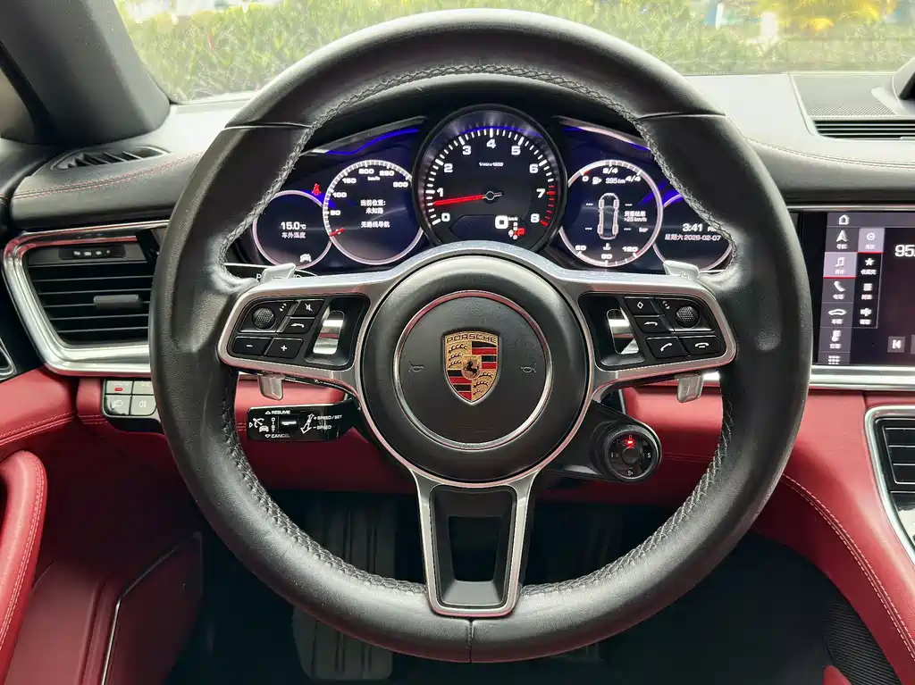 Porsche Panamera 2020 — фото 20