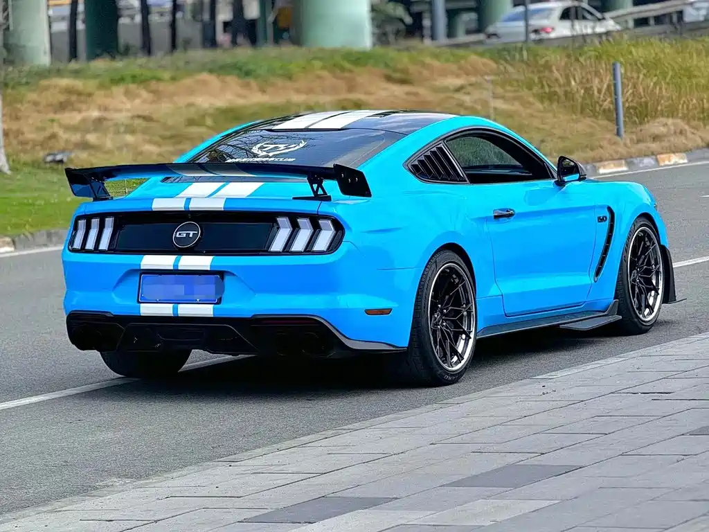 Ford Mustang 2017 — фото 8