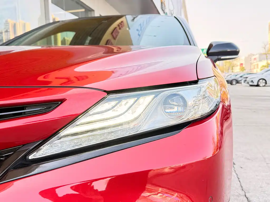 Toyota Camry 2019 — фото 13