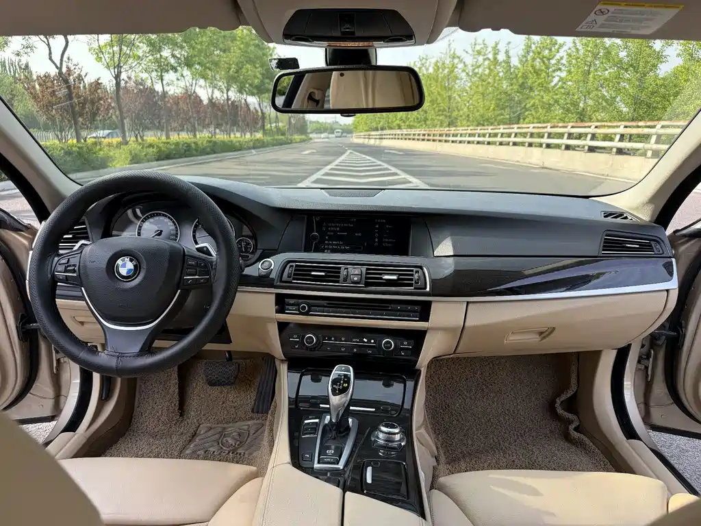 BMW 5 Series 2012 — фото 6