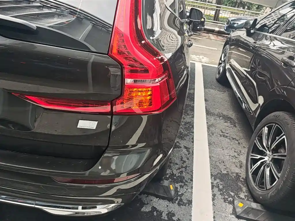 Volvo XC60 PHEV 2021 — фото 8