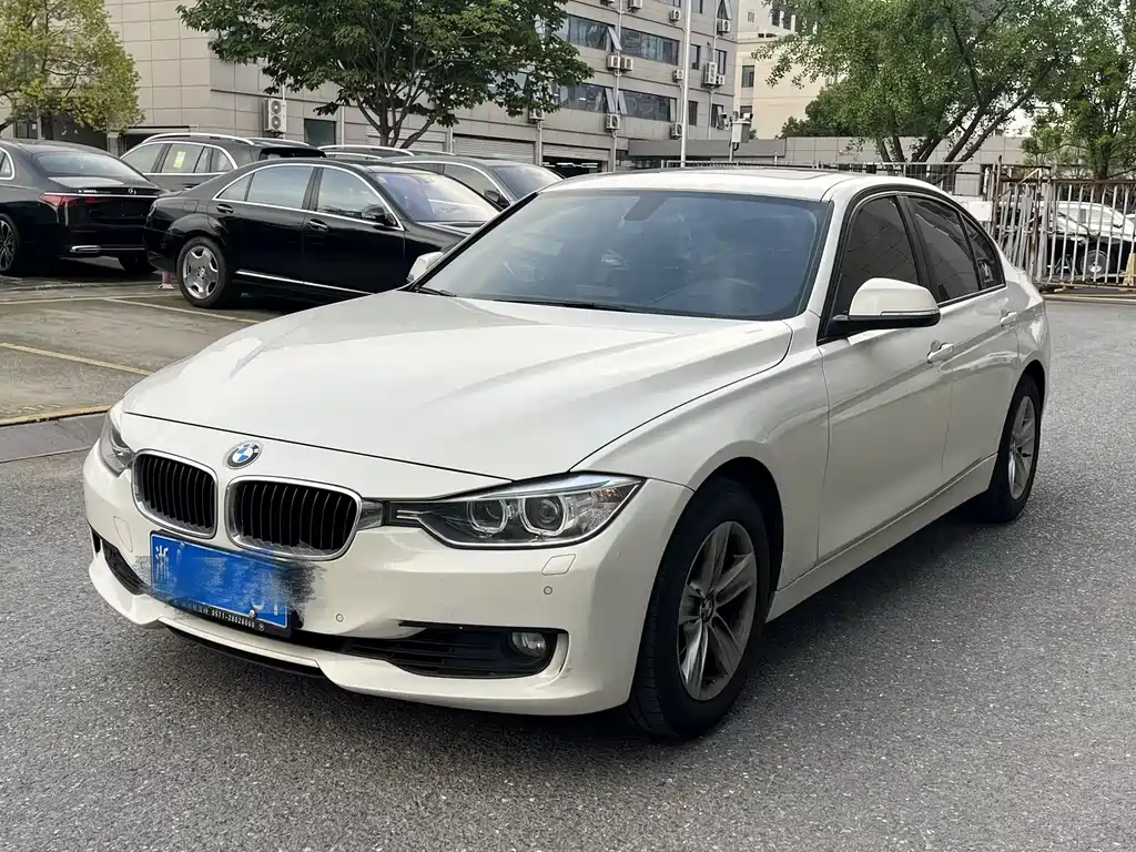 BMW 3 Series 2014 — фото 1