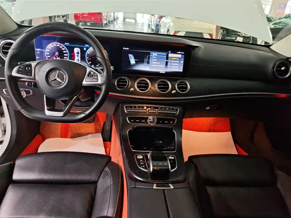 Mercedes-Benz E-Class 2018 — фото 13