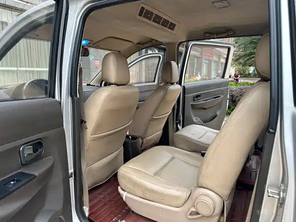 Wuling Hongguang 2015