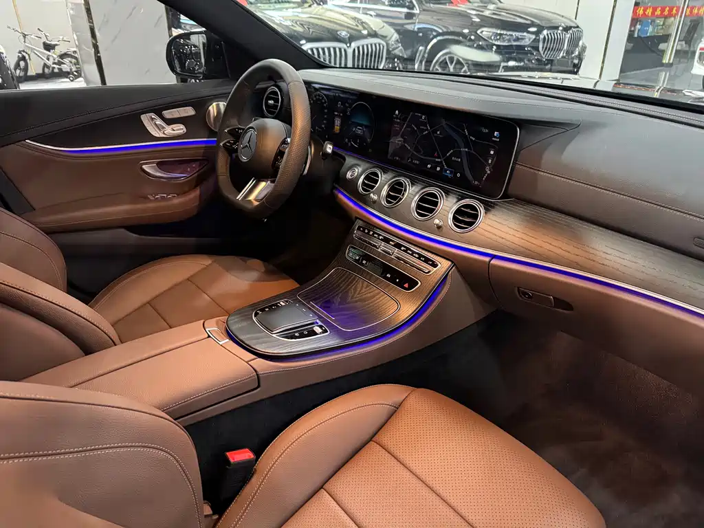 Mercedes-Benz E-Class 2023 — фото 10