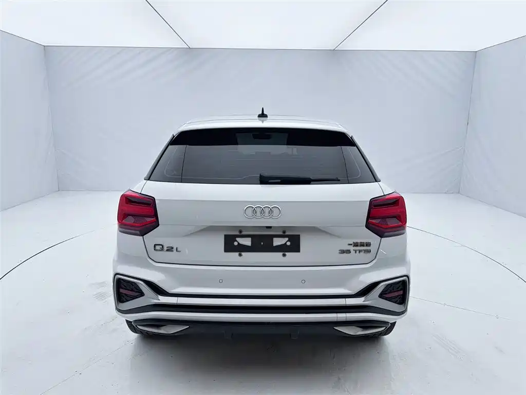 Audi Q2L 2022 — фото 5