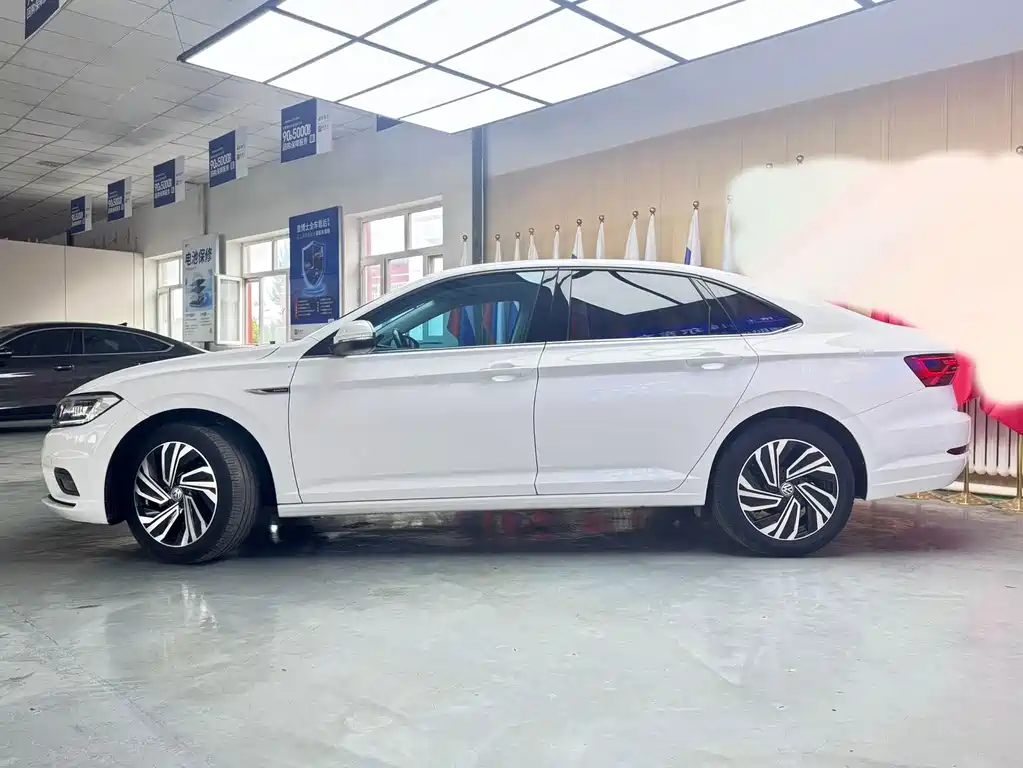 Volkswagen Sagitar 2022
