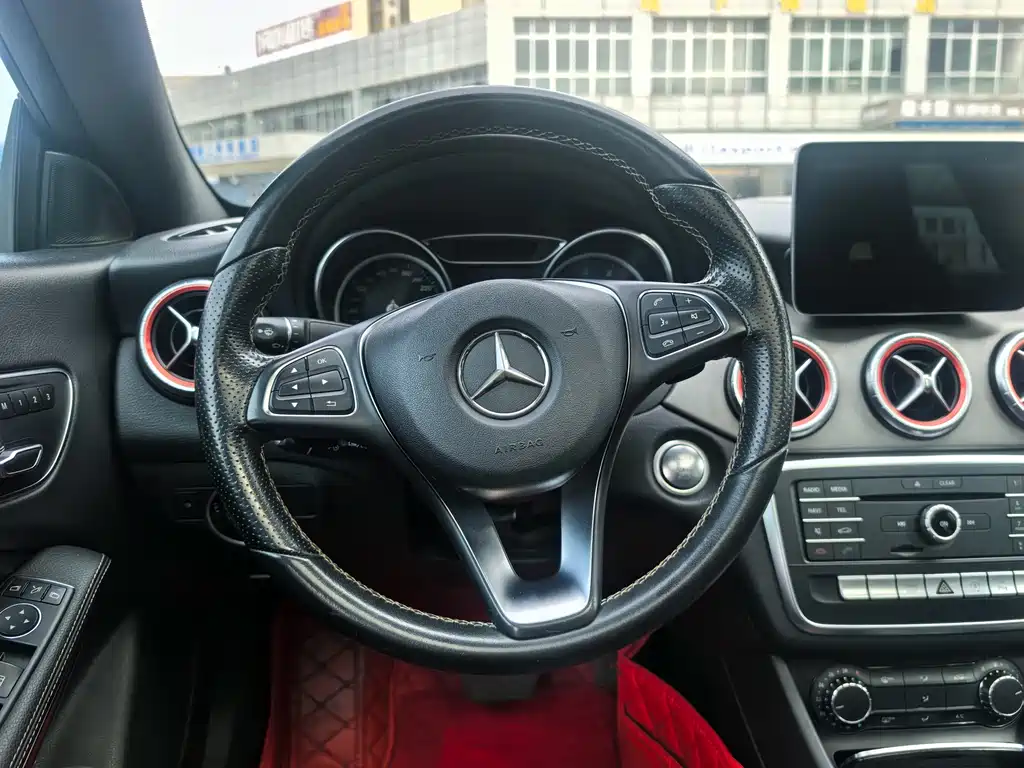 Mercedes-Benz CLA 2017 — фото 10