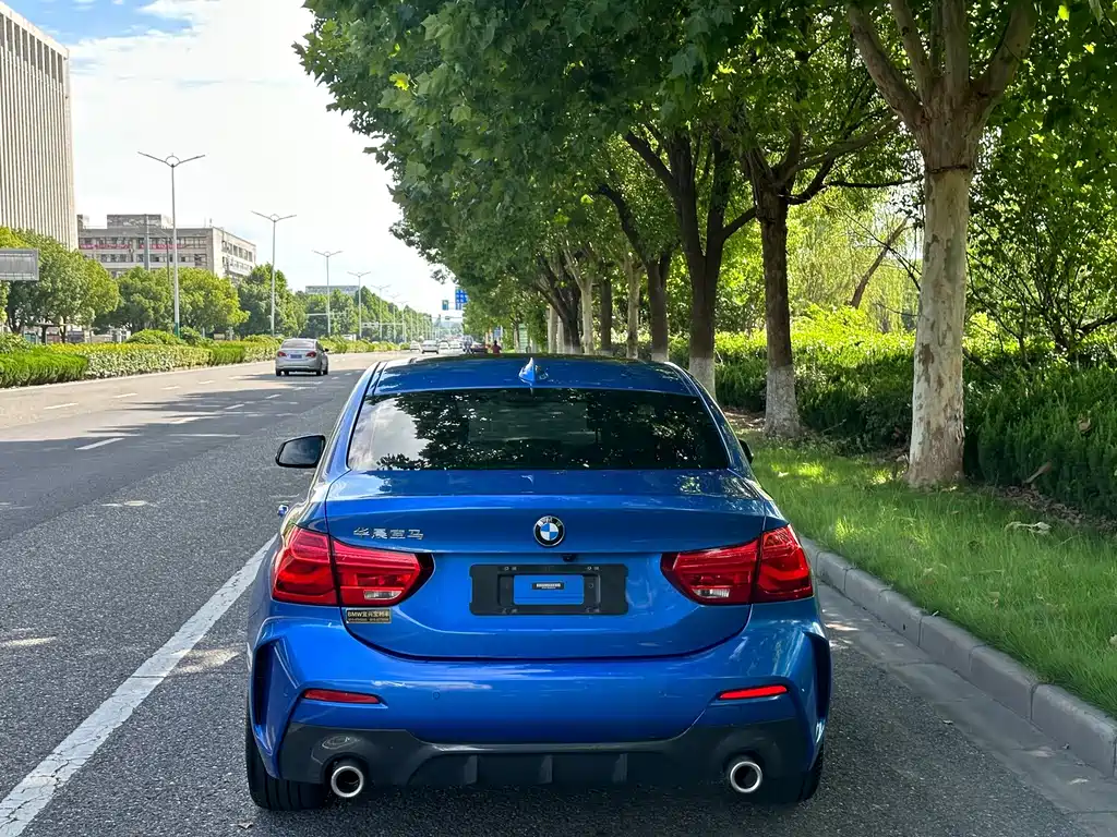 BMW 1 Series 2019 — фото 16