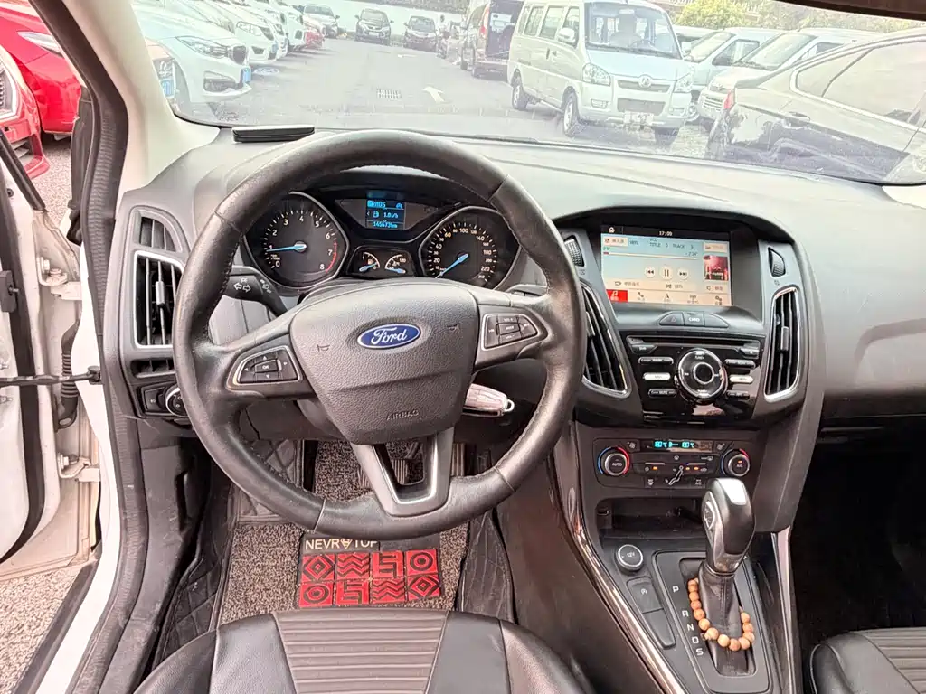 Ford Focus 2016 — фото 14