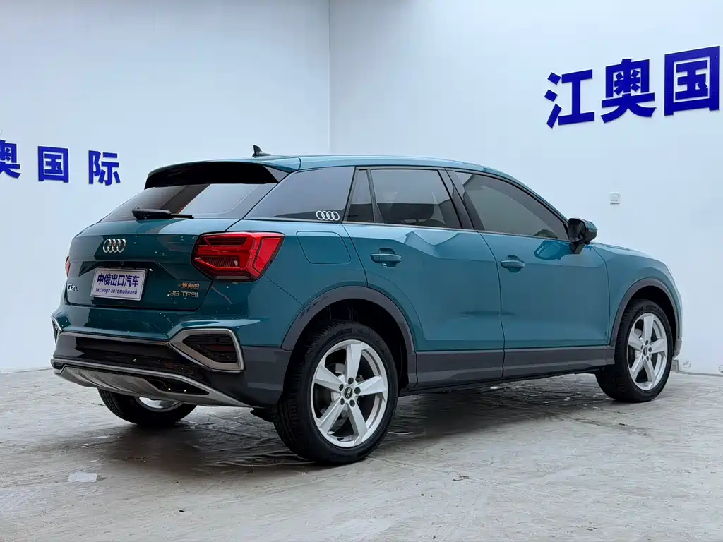 Audi Q2L 2023 — фото 17