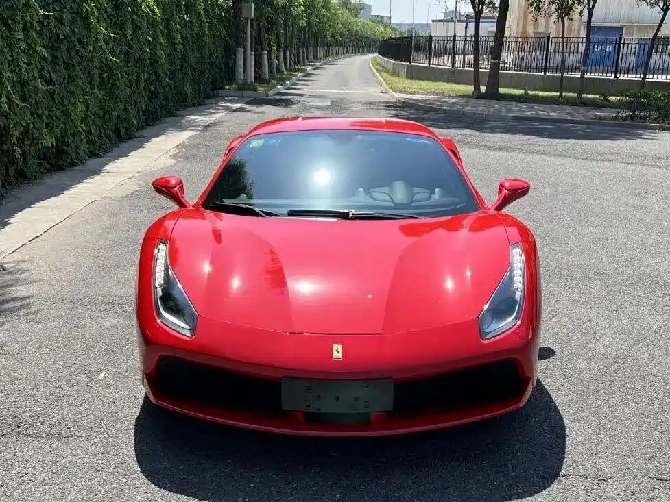 Ferrari 488 2017 — фото 2