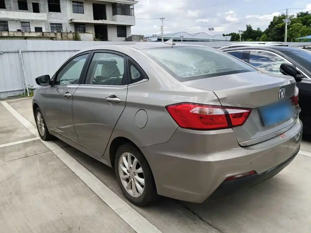 Changan V7 2015