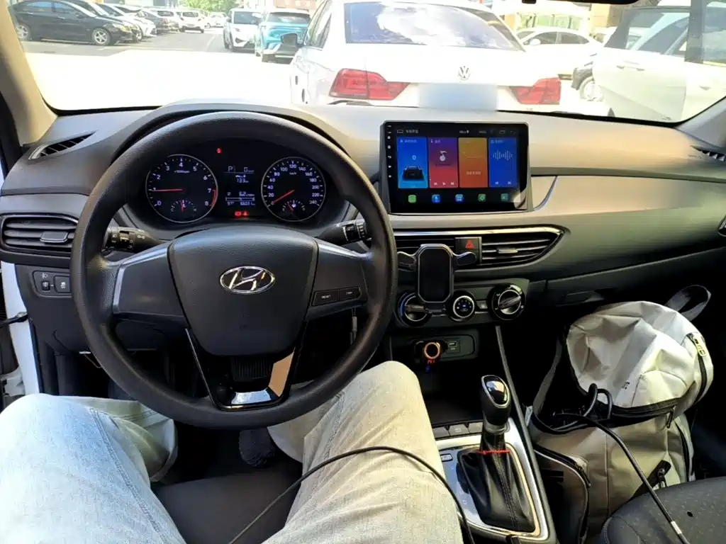 Hyundai Elantra 2022 — фото 10