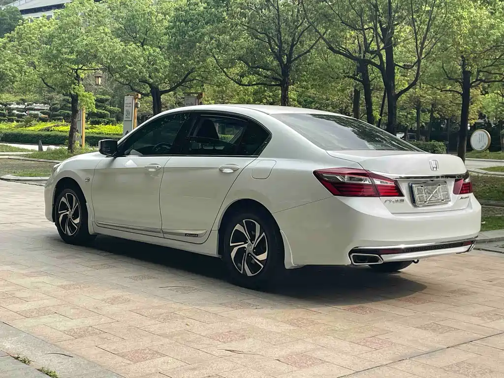 Honda Accord 2016 — фото 4