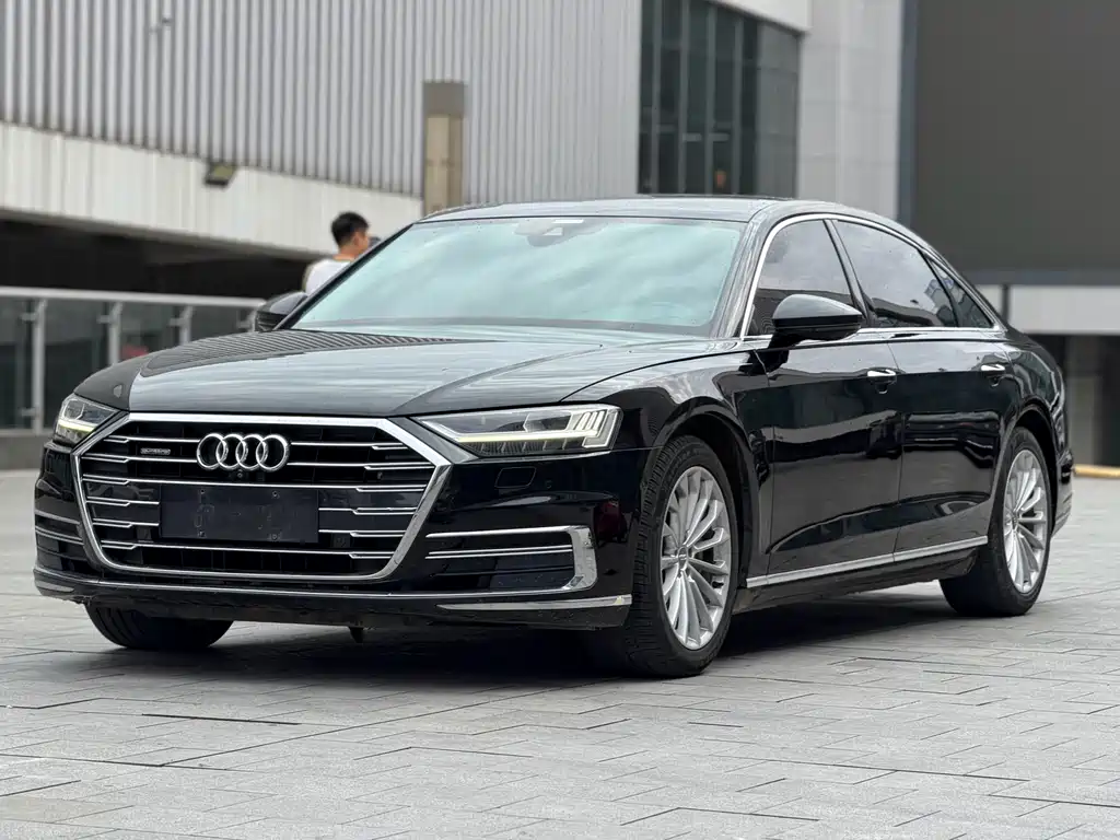 Audi A8 2019 — фото 1