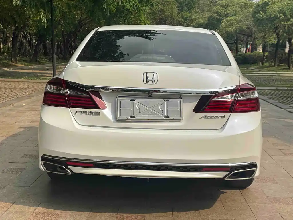 Honda Accord 2016 — фото 9