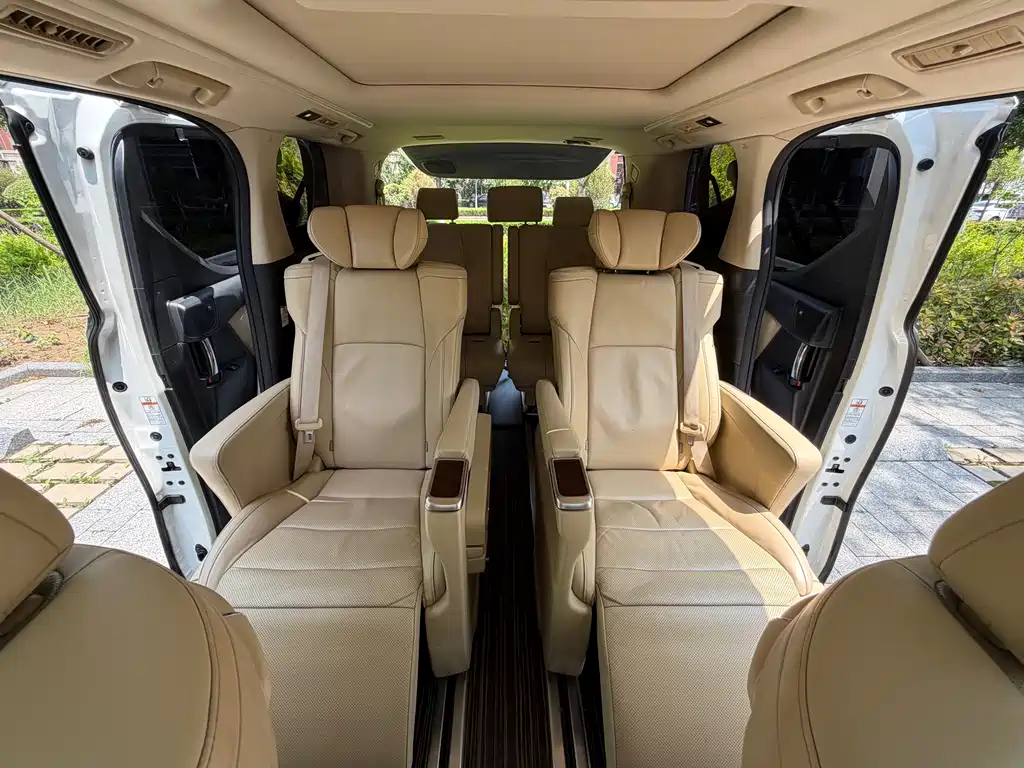 Toyota Alphard 2016 — фото 16