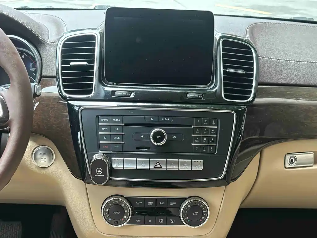 Mercedes-Benz GLS 2018 — фото 17