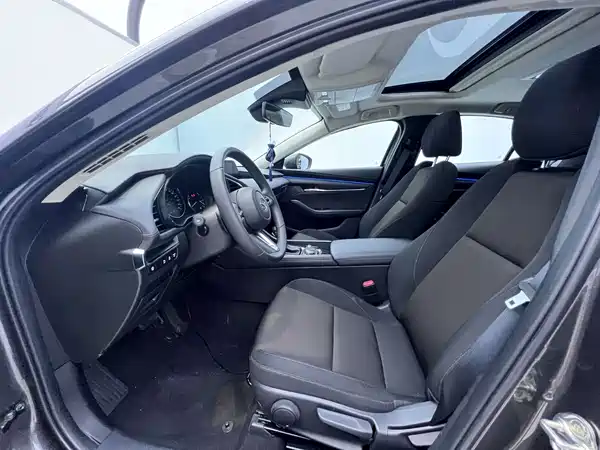 Mazda 3 Axela 2023