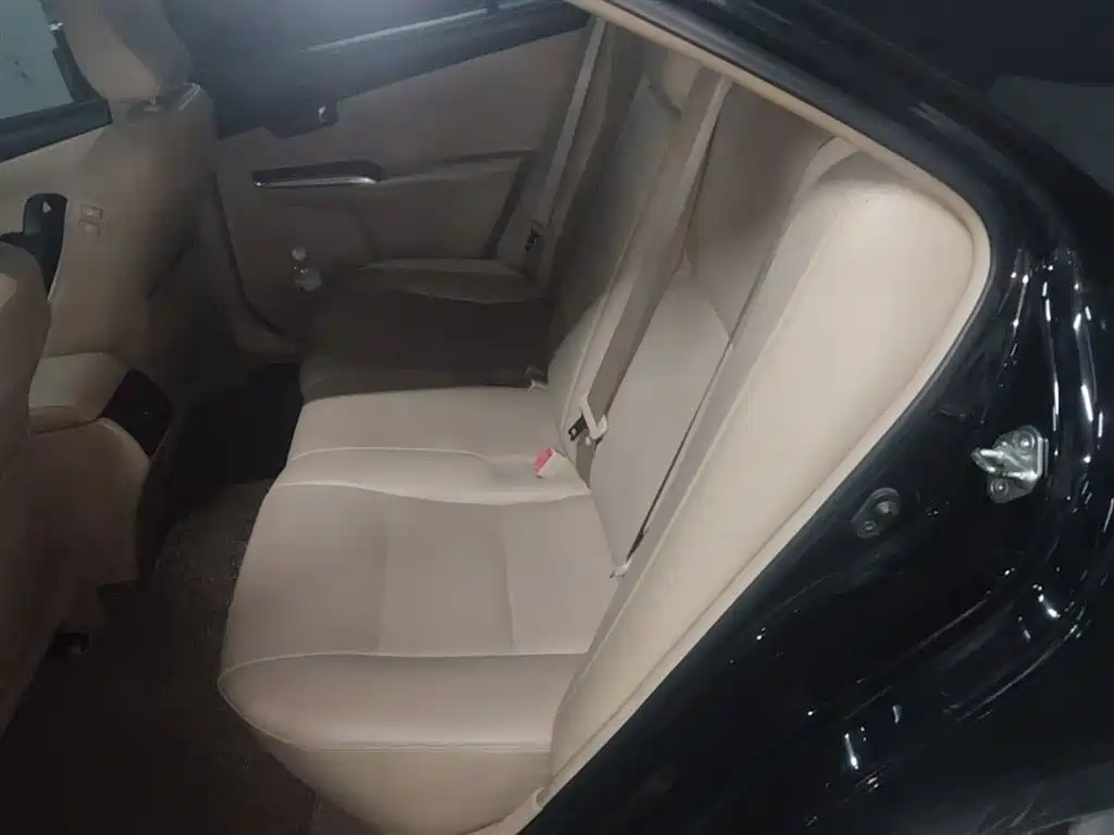 Toyota Camry 2014 — фото 15