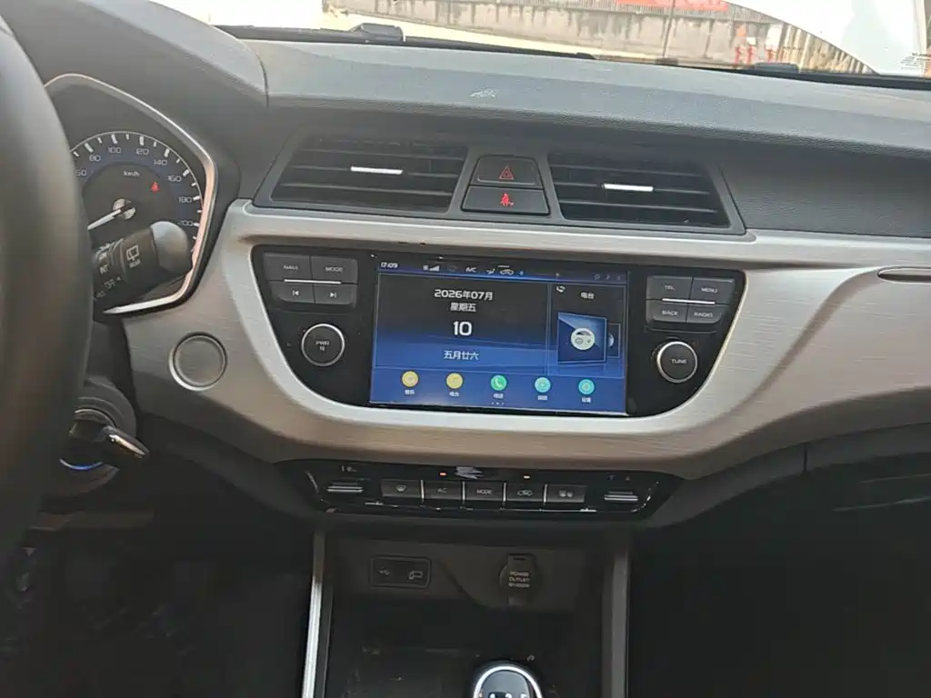 Geely Vision X3 2019 — фото 13