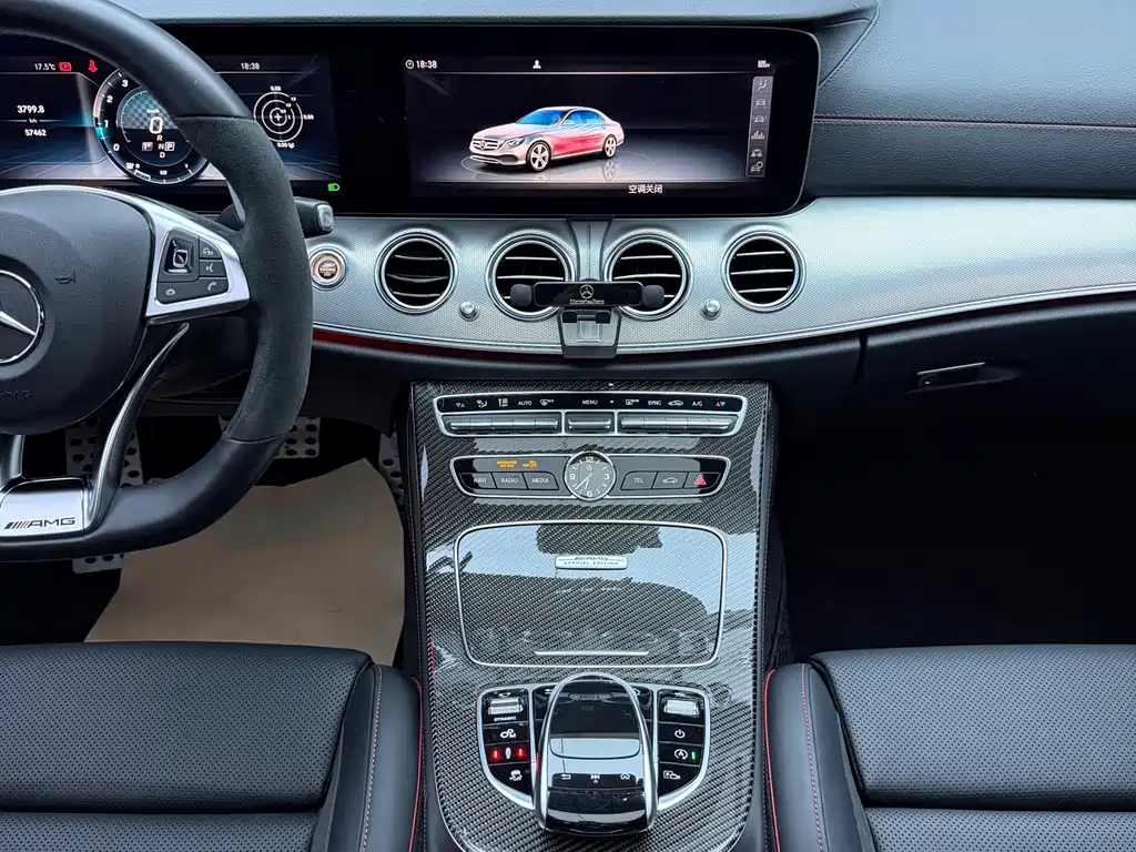 Mercedes-Benz E-Class AMG 2018 — фото 13
