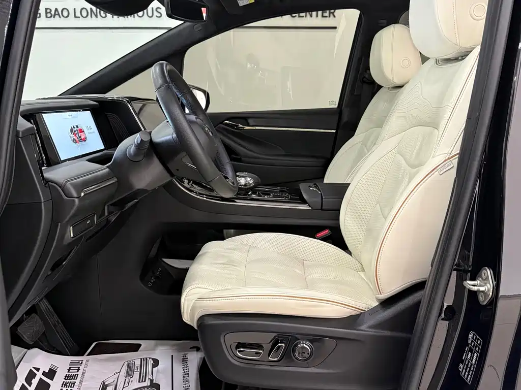 GAC Motor Trumpchi M8 2023 — фото 7