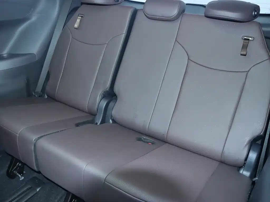 Toyota Sienna 2023 — фото 16