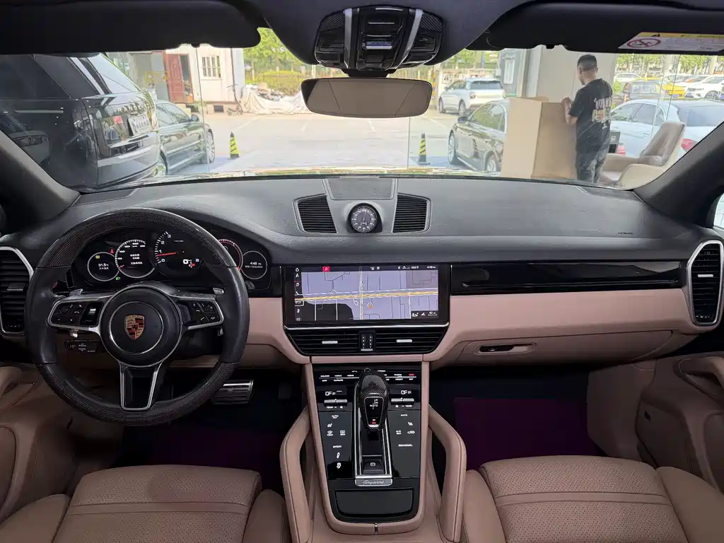 Porsche Cayenne 2018 — фото 11