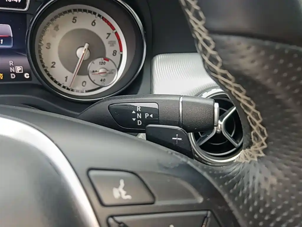 Mercedes-Benz GLA 2016 — фото 14