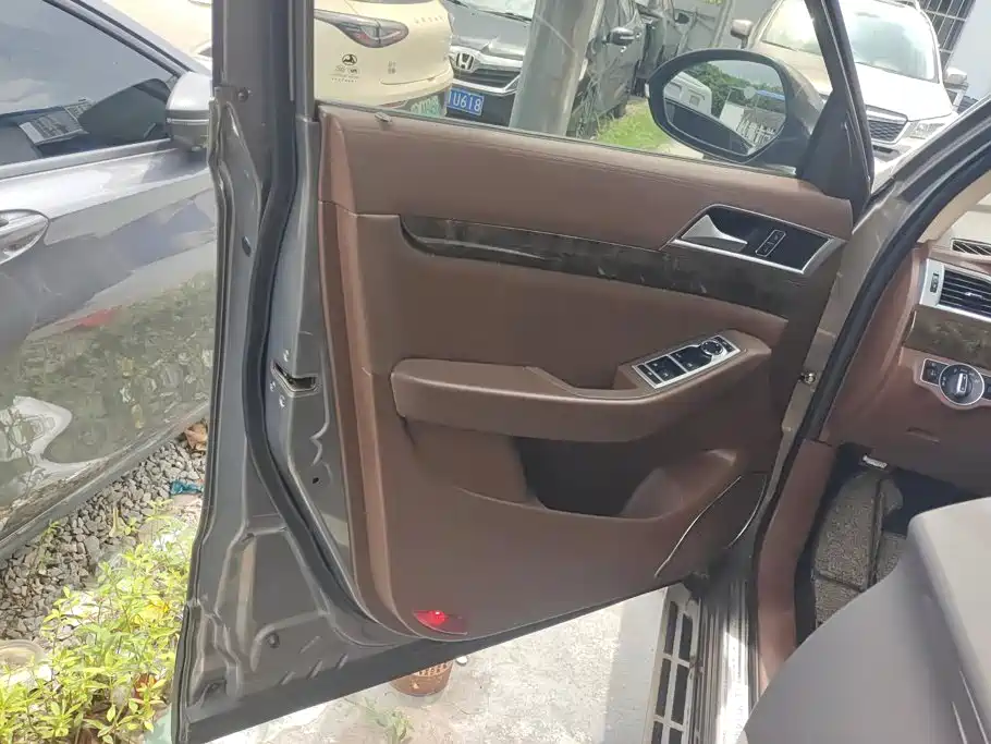Leopaard CS10 2019